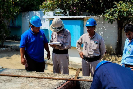 Equipo Green Solutions inspeccionando cárcamo COMAPA